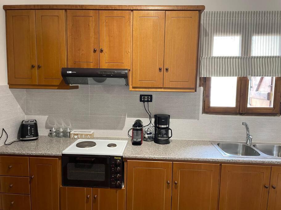 Almond Home Livadia  Eksteriør bilde